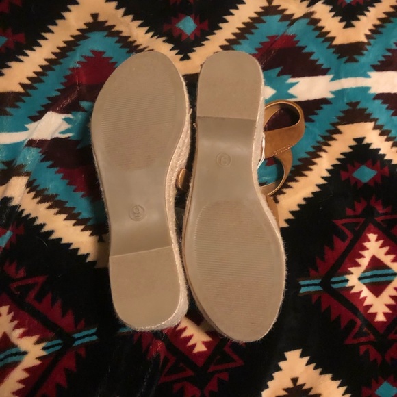 Universal Thread Wedges - Picture 3 of 3